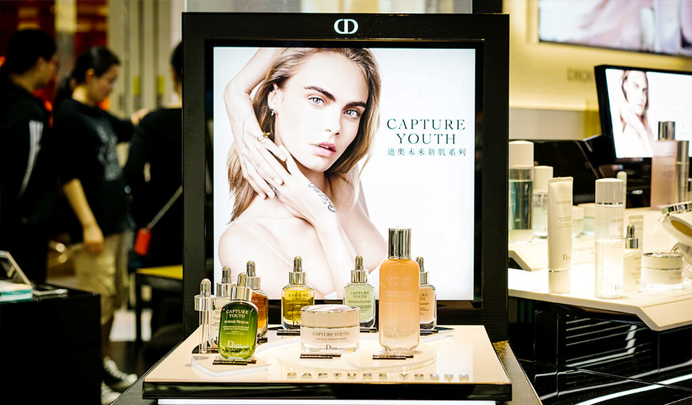 Metal Cosmetic Display