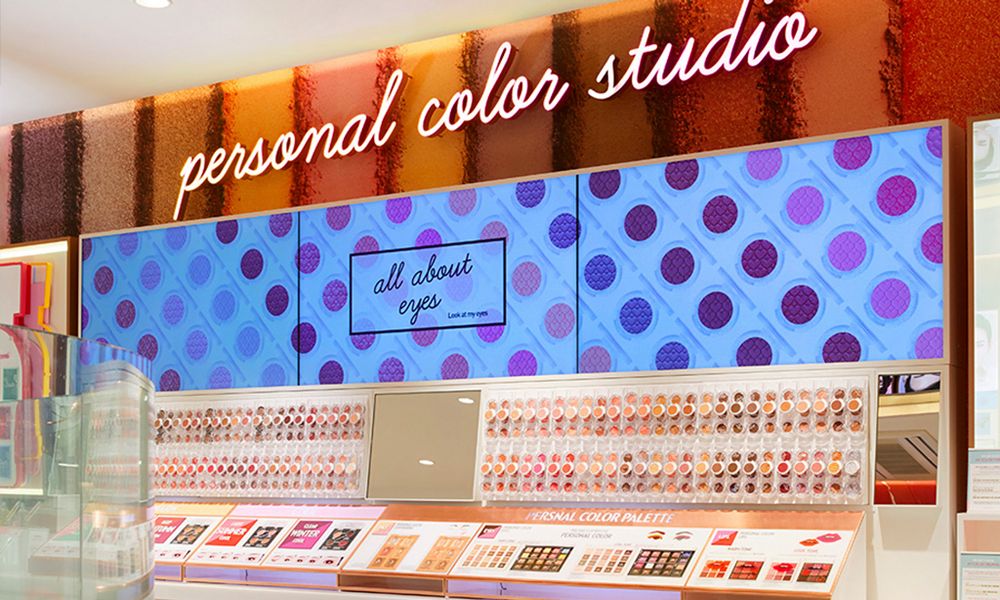 Permanent display of cosmetic store