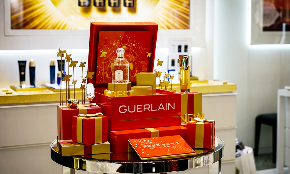 Perfume holiday themed countertop