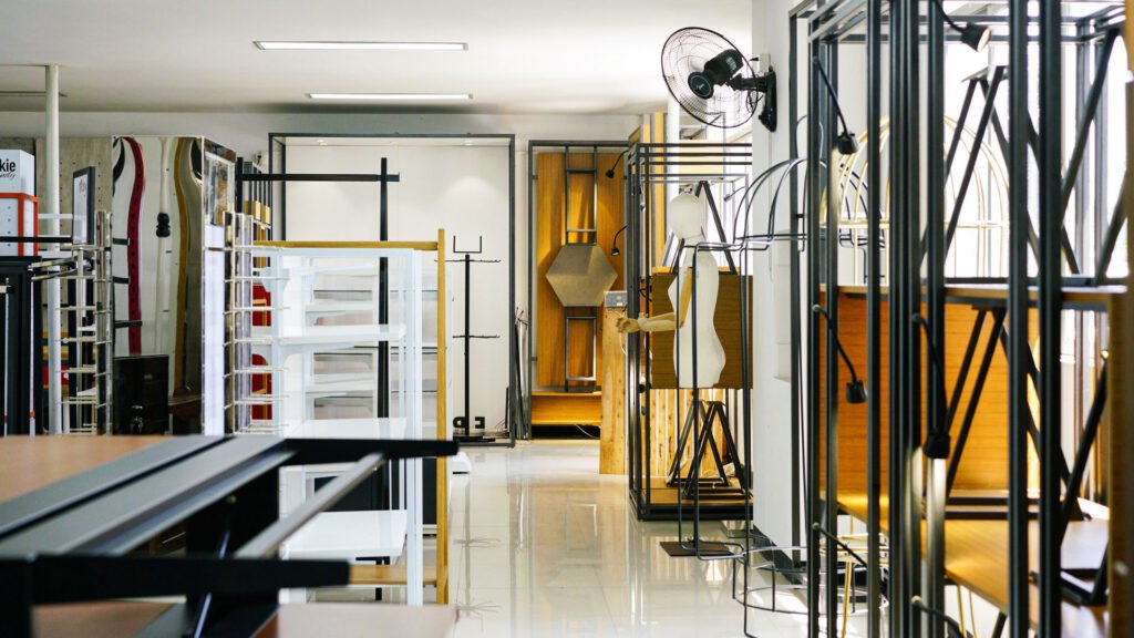 Metal display sample room