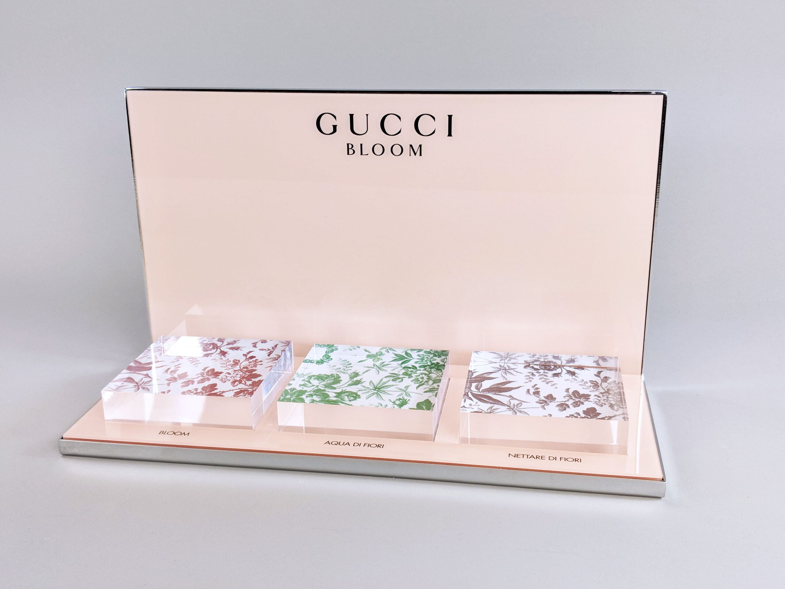 acrylic-pop-display-tray