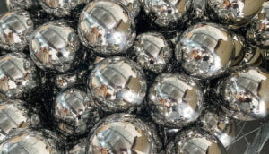 Polished stainless steel balls for luxury retail display
