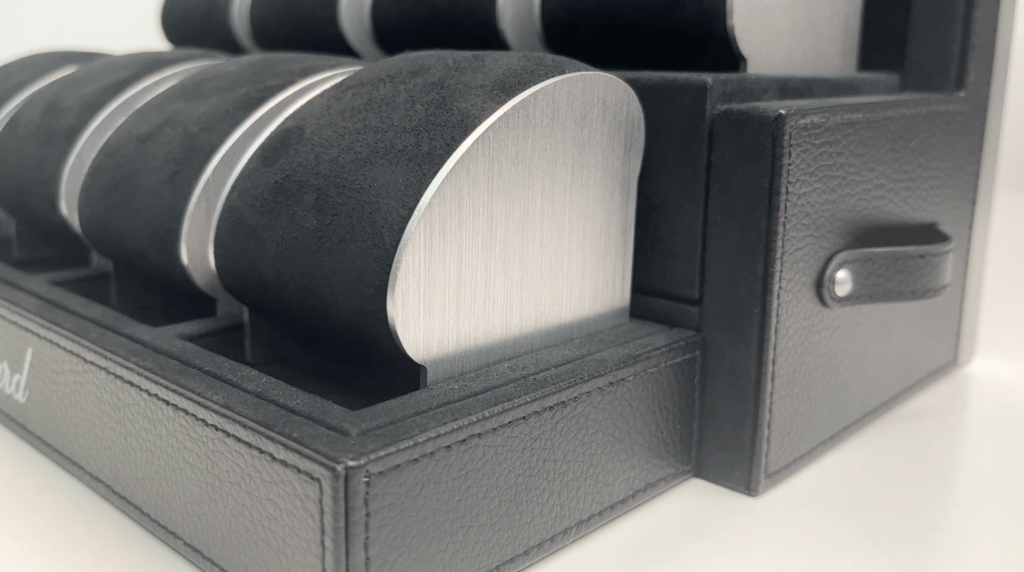 leather watch display by majilite