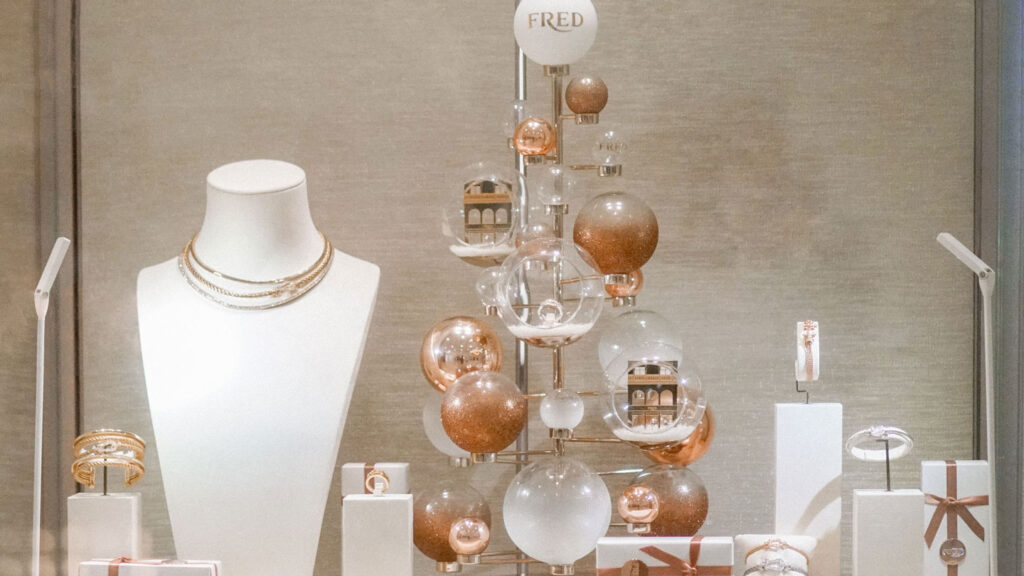 display height guide for lipstick, serum, and jewelry