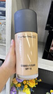 Polishing resin retail display with smooth, glossy finish