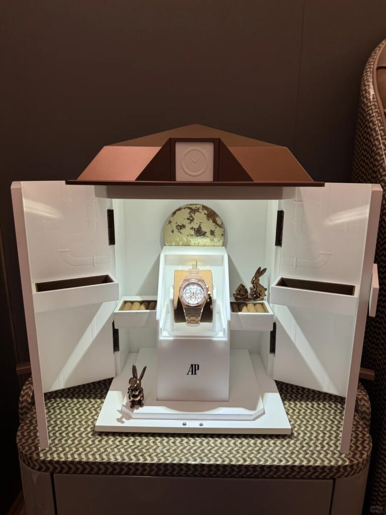 Luxurious watch boxes
gift packaging