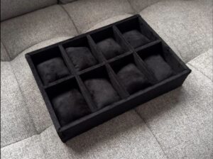 Soft-touch PU lacquer tester tray with velvet inlay for skincare display