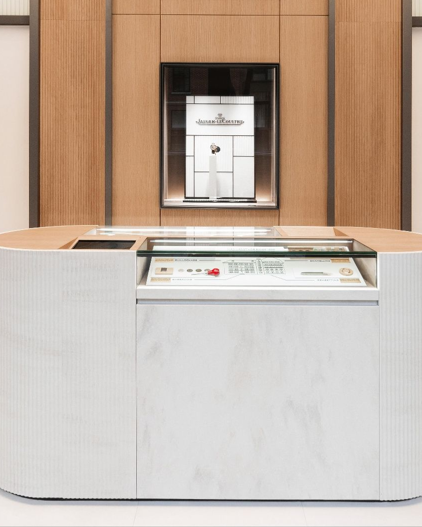retail.jpg Painted MDF floor display for cosmetics and lightweight products
