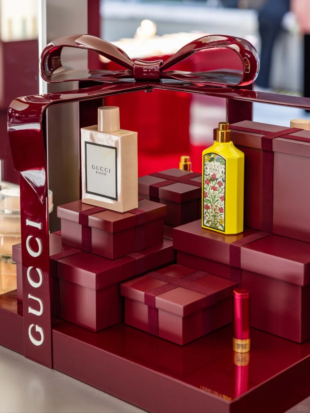 giant gift boxes 2