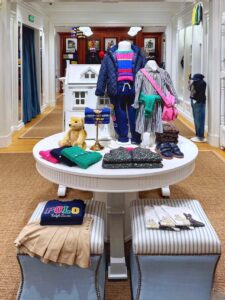 Modular foldable display unit for retail pop-ups