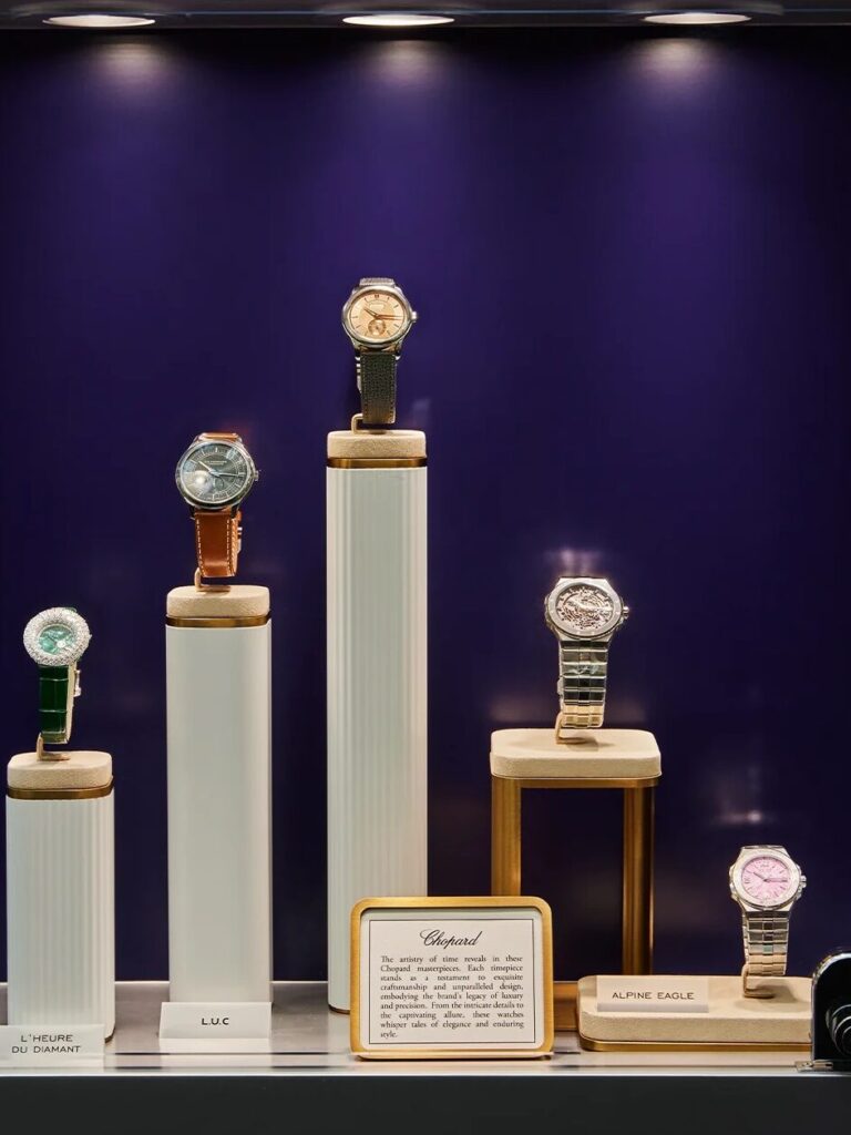 retail-display-material-mockup