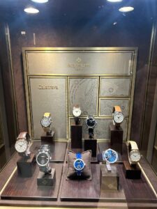 Annotated example of a retail counter display briefing template including specs for size, SKU, finish, and lighting – Samtop Display