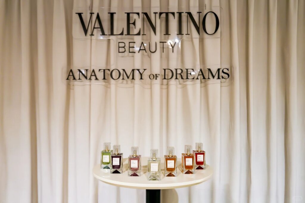 lumiera perfume display peonies7