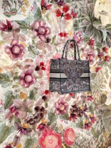 2025 paper flower trends in luxury retail