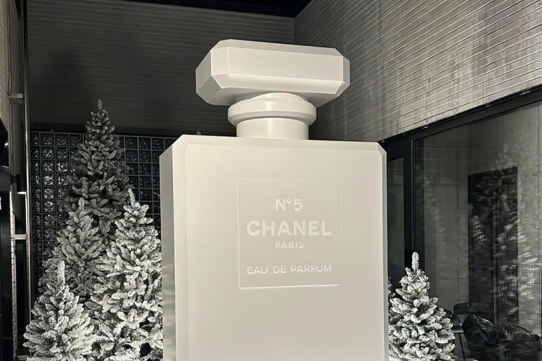Giant perfume bottle display for luxury retail stores