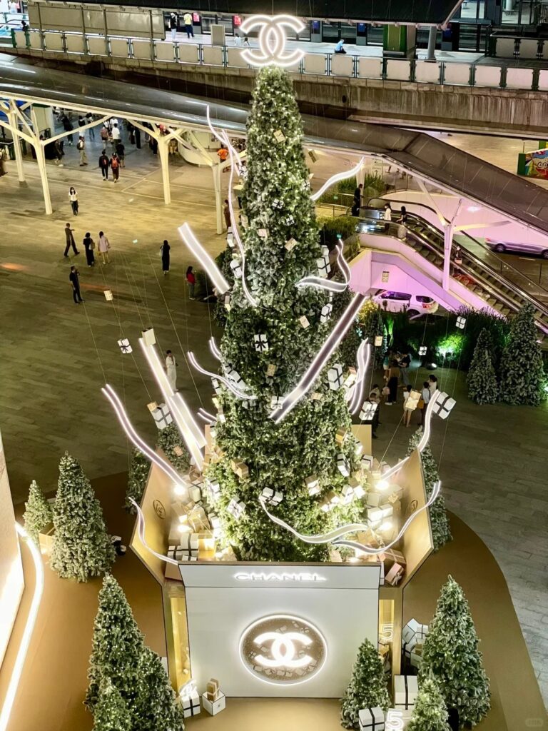 LED lighting for retail props