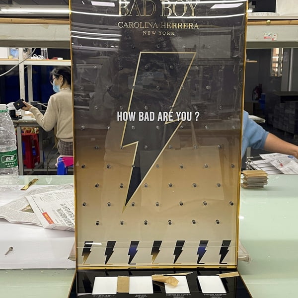 Cosmetic Promotional POP Display with Prize Drop Function