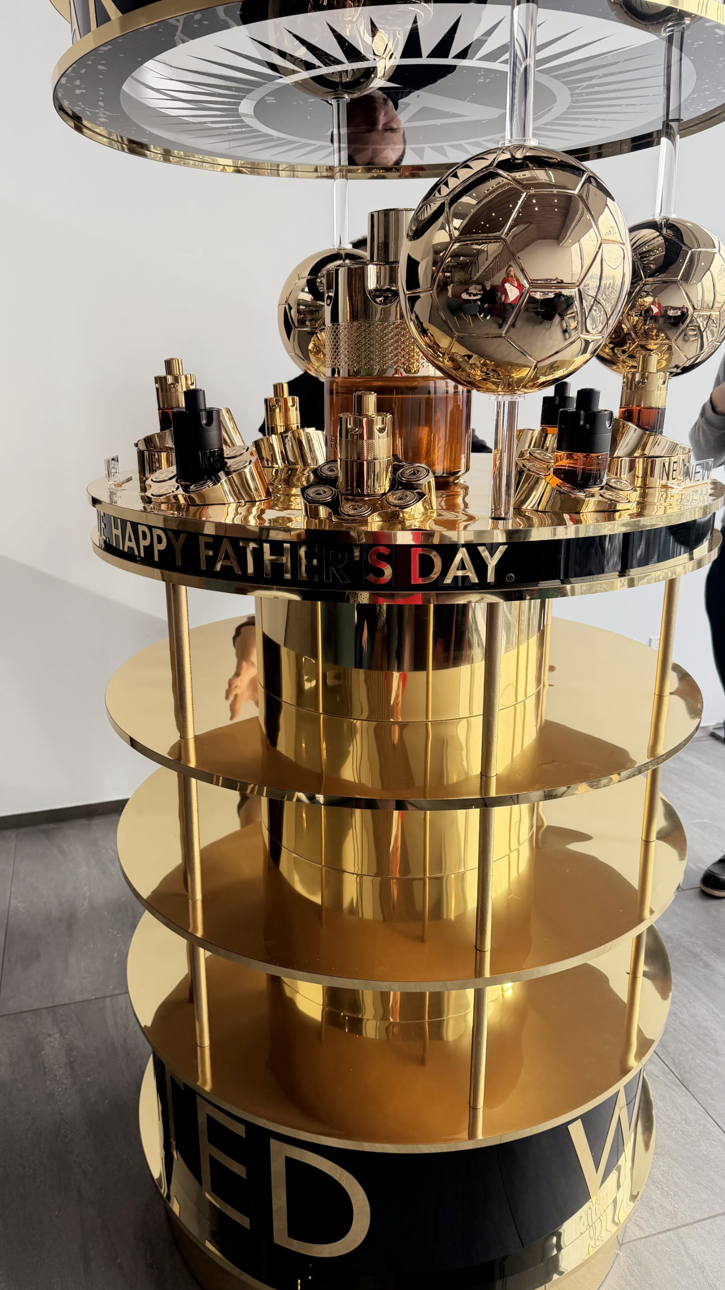 Reflective Resin Football Production